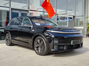 2025 Li Auto (Lixiang) L7 с пробегом 23 000 км
