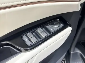 2023 Lexus LM с пробегом 16 000 км
