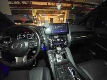 2023 Lexus LM с пробегом 50 000 км