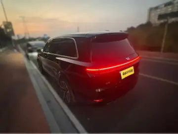 2024 Li Auto (Lixiang) L9 с пробегом 44 400 км