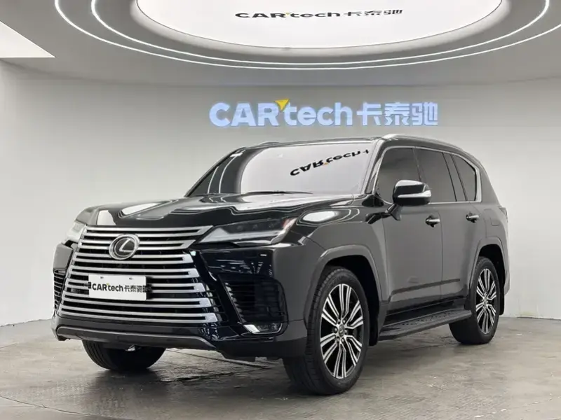 2024 Lexus LX с пробегом 32 000 км