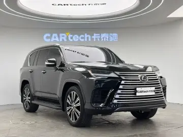 2024 Lexus LX с пробегом 32 000 км
