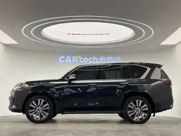 2024 Lexus LX с пробегом 32 000 км