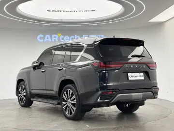 2024 Lexus LX с пробегом 32 000 км