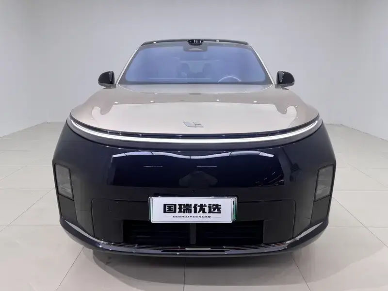 2026 Li Auto (Lixiang) L9 с пробегом 16 000 км