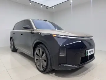 2026 Li Auto (Lixiang) L9 с пробегом 16 000 км