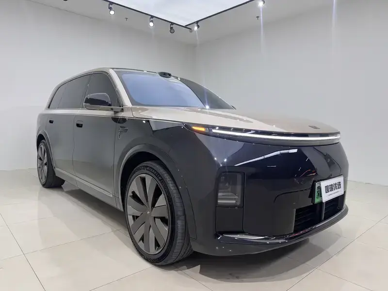 2026 Li Auto (Lixiang) L9 с пробегом 16 000 км