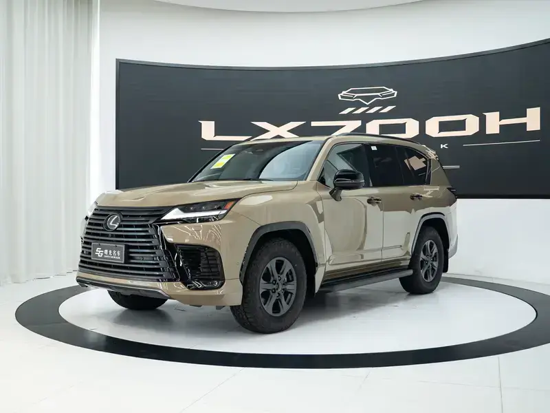 2025 Lexus LX с пробегом 100 км