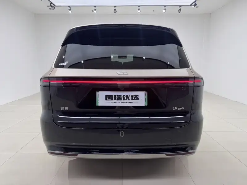 2026 Li Auto (Lixiang) L9 с пробегом 16 000 км