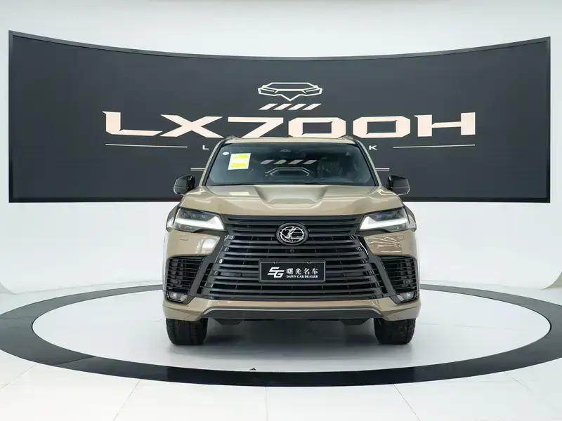 2025 Lexus LX с пробегом 100 км