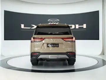 2025 Lexus LX с пробегом 100 км