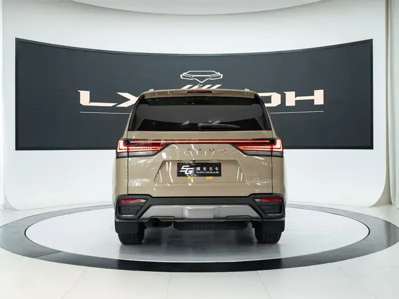 2025 Lexus LX с пробегом 100 км