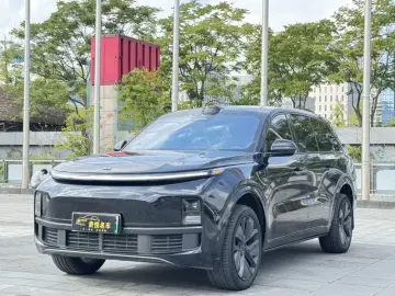2024 Li Auto (Lixiang) L9 с пробегом 35 000 км