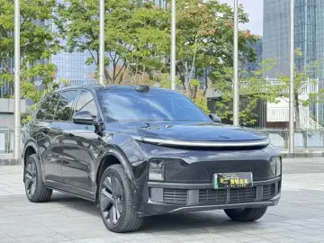 2024 Li Auto (Lixiang) L9 с пробегом 35 000 км
