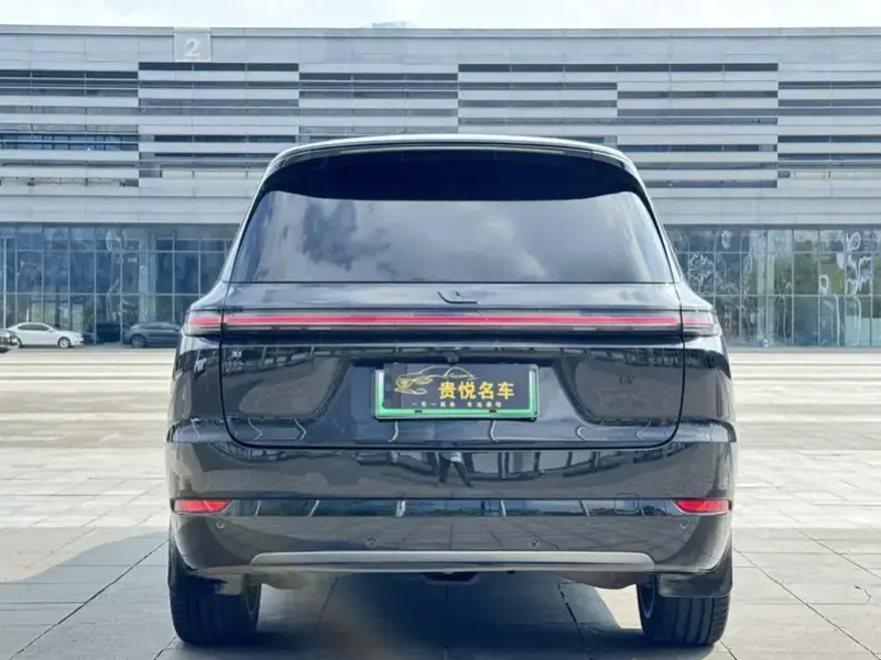 2024 Li Auto (Lixiang) L9 с пробегом 35 000 км