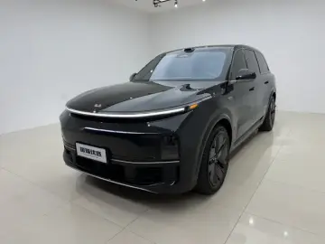 2025 Li Auto (Lixiang) L9 с пробегом 21 000 км