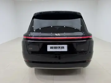 2025 Li Auto (Lixiang) L9 с пробегом 21 000 км