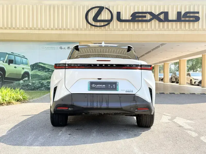 2023 Lexus RZ с пробегом 19 000 км