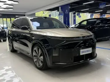 2026 Li Auto (Lixiang) L9 с пробегом 11 000 км