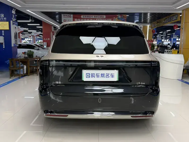 2026 Li Auto (Lixiang) L9 с пробегом 11 000 км