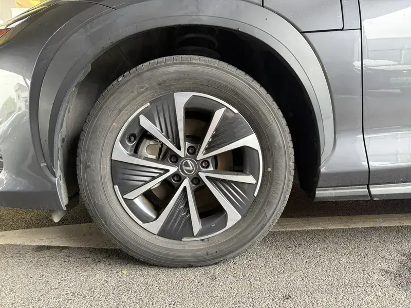 2023 Lexus RZ с пробегом 24 000 км