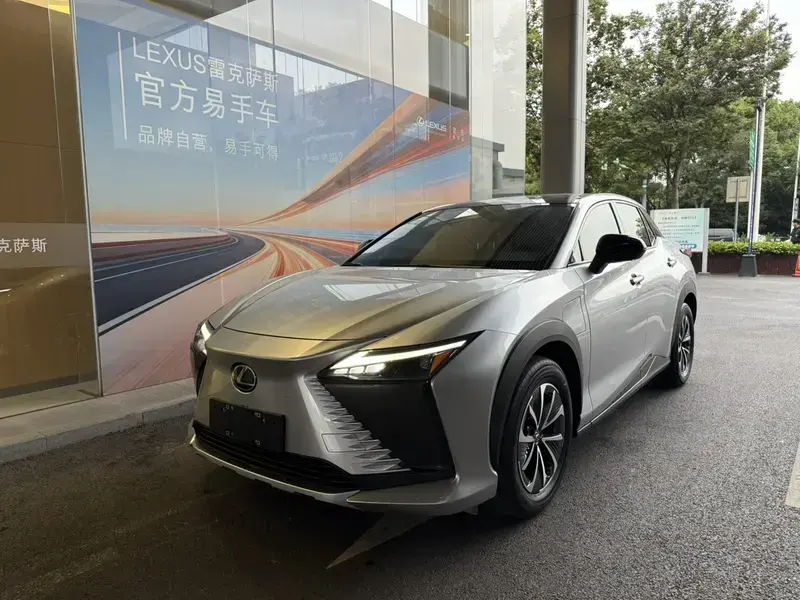 2023 Lexus RZ с пробегом 32 000 км