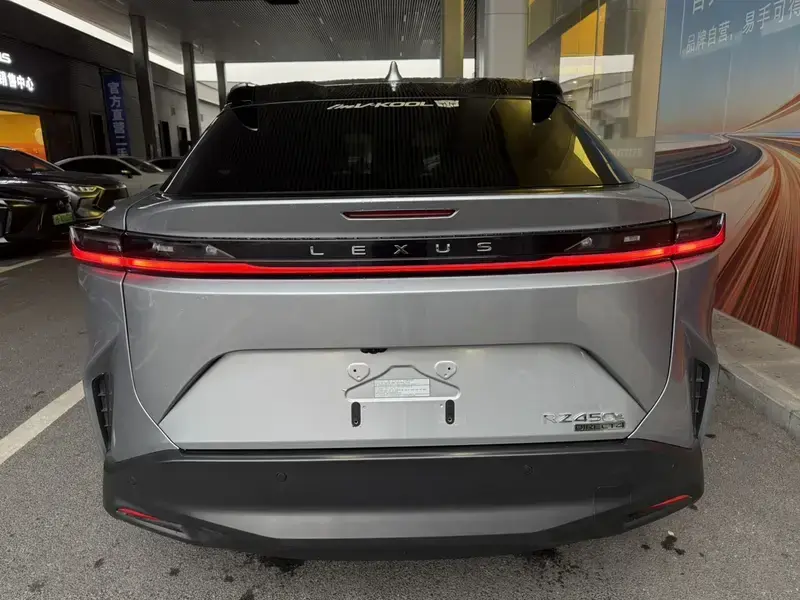 2023 Lexus RZ с пробегом 32 000 км