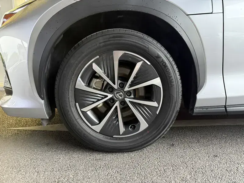 2023 Lexus RZ с пробегом 32 000 км