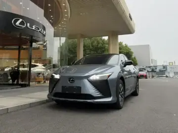Lexus RZ