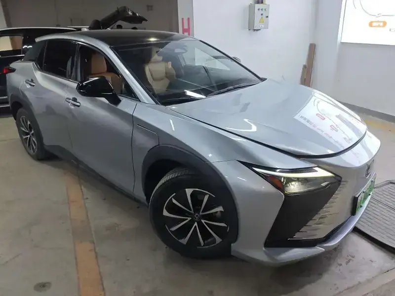 2023 Lexus RZ с пробегом 50 300 км