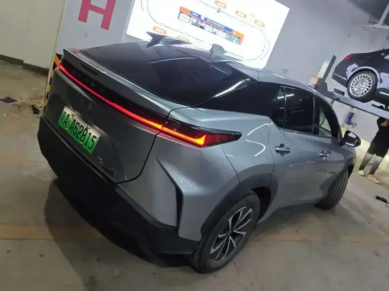 2023 Lexus RZ с пробегом 50 300 км
