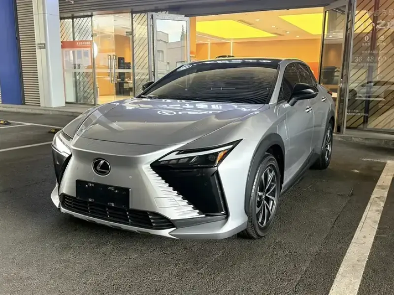 2023 Lexus RZ с пробегом 58 000 км