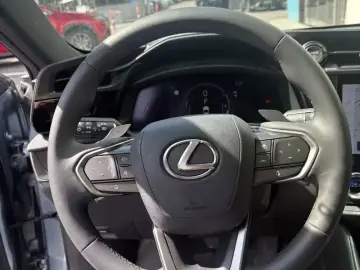2023 Lexus RZ с пробегом 16 000 км