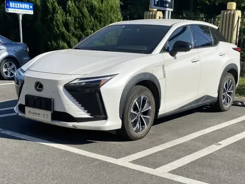 2023 Lexus RZ с пробегом 23 000 км