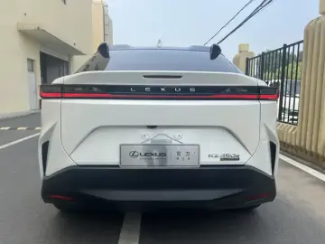 2023 Lexus RZ с пробегом 15 500 км