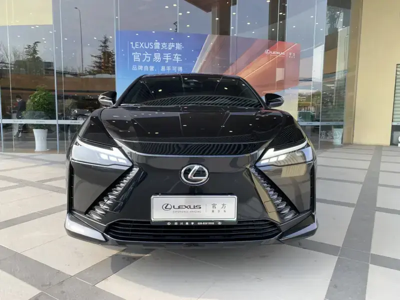 2023 Lexus RZ с пробегом 15 800 км