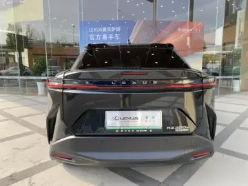 2023 Lexus RZ с пробегом 15 800 км