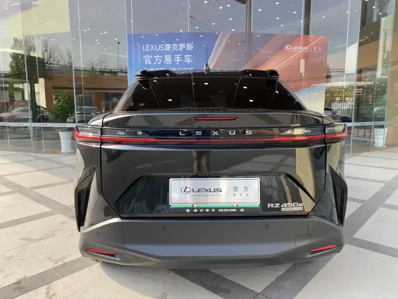 2023 Lexus RZ с пробегом 15 800 км