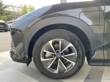 2023 Lexus RZ с пробегом 15 800 км