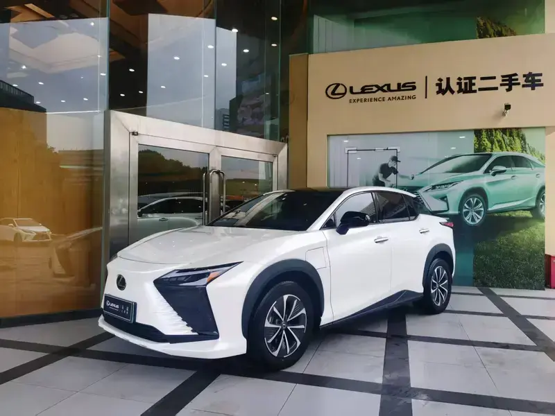 2023 Lexus RZ с пробегом 41 000 км