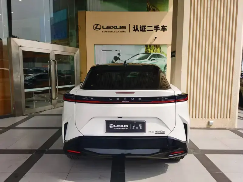 2023 Lexus RZ с пробегом 41 000 км