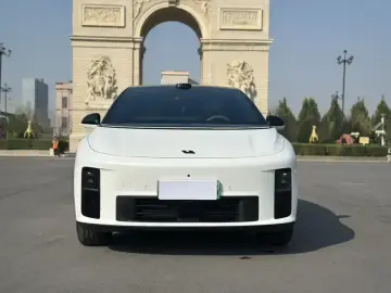 2025 Li Auto (Lixiang) i6 с пробегом 21 000 км