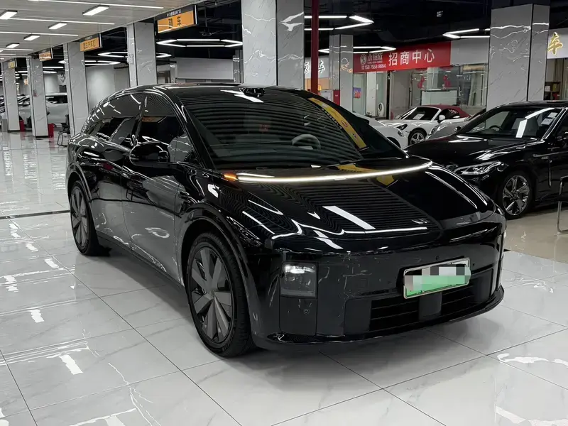 2025 Li Auto (Lixiang) i6 с пробегом 10 000 км