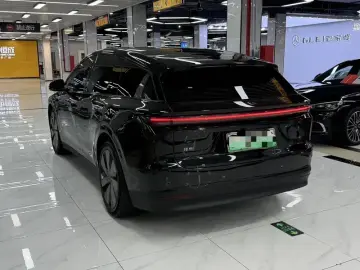 2025 Li Auto (Lixiang) i6 с пробегом 10 000 км