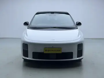 2025 Li Auto (Lixiang) i6 с пробегом 24 000 км