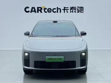 2025 Li Auto (Lixiang) i6 с пробегом 24 500 км