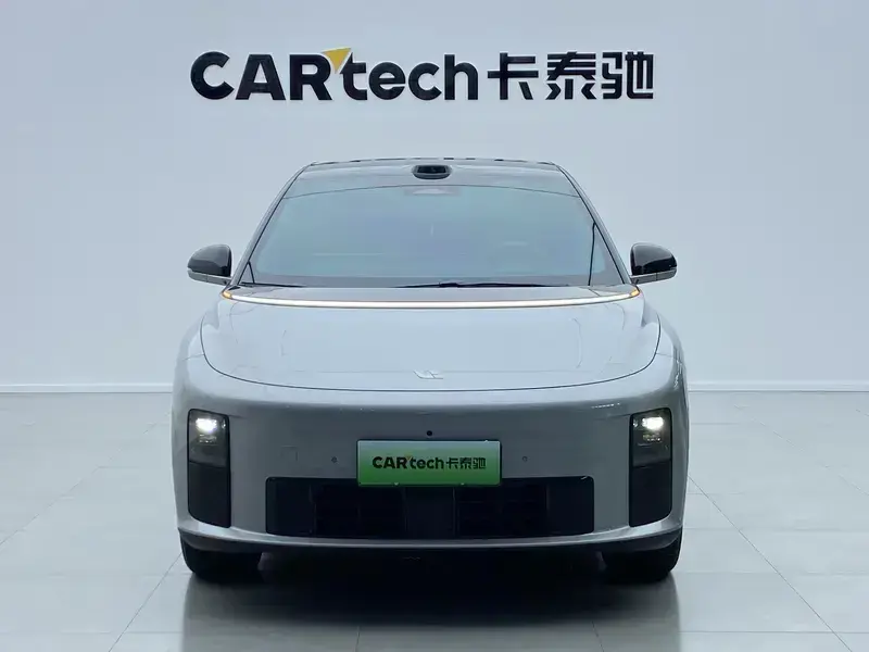 2025 Li Auto (Lixiang) i6 с пробегом 24 500 км