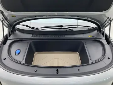 2025 Li Auto (Lixiang) i6 с пробегом 24 500 км