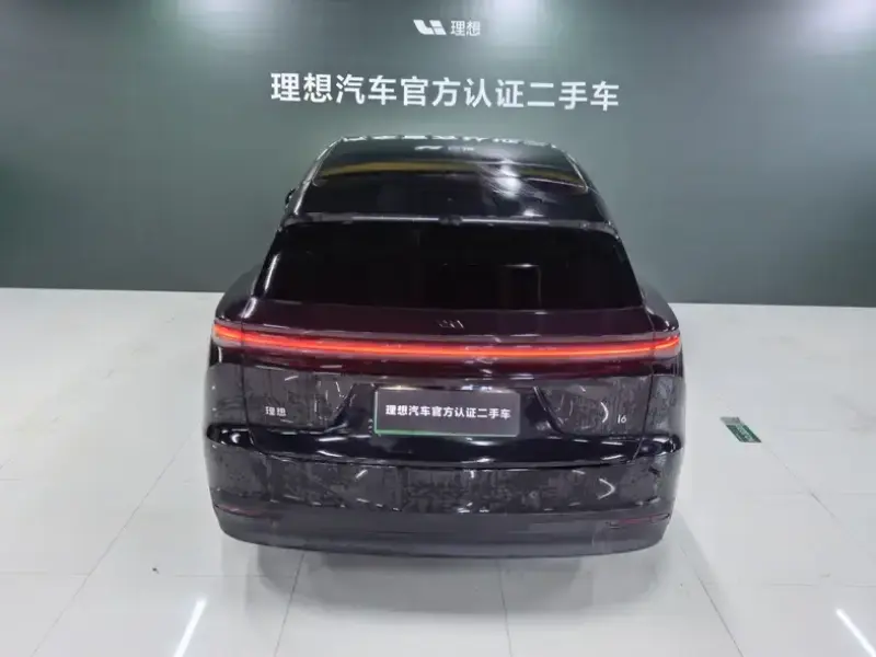 2025 Li Auto (Lixiang) i6 с пробегом 300 км