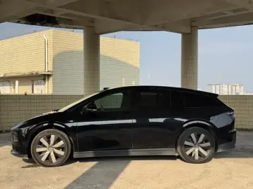 2025 Li Auto (Lixiang) i6 с пробегом 30 400 км